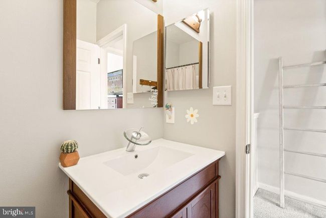 10136 Pale Rose Loop, Townhouse with 3 bedrooms, 3 bathrooms and null parking in BRISTOW VA | Image 47
