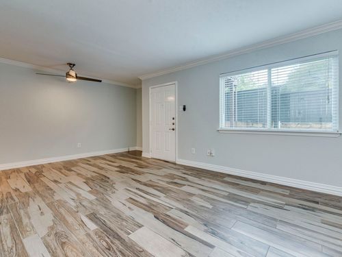 150-2124 Burton Dr, Austin, TX, 78741-4158 | Card Image