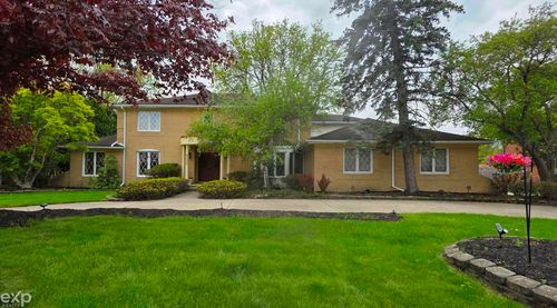 23223 Bellwood Dr, Southfield, MI, 48034-5155 | Card Image