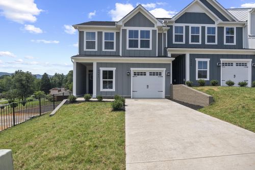 b-103 Medmont Cir Sw, Roanoke, VA, 24018 | Card Image