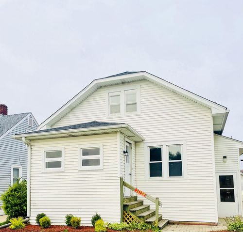 2037 Case Avenue, RACINE, WI, 53403 | Card Image