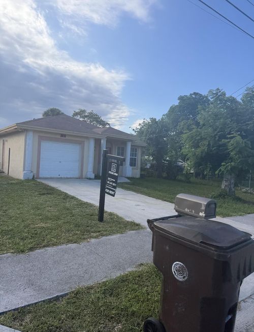 2109 Dock St, West Palm Beach, FL, 33401-7507 | Card Image