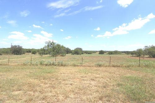 1753 County Road 124, Floresville, TX, 78114 | Card Image