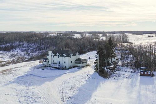 22037 Highway 11, Nevis, AB, T0C2E0 | Card Image