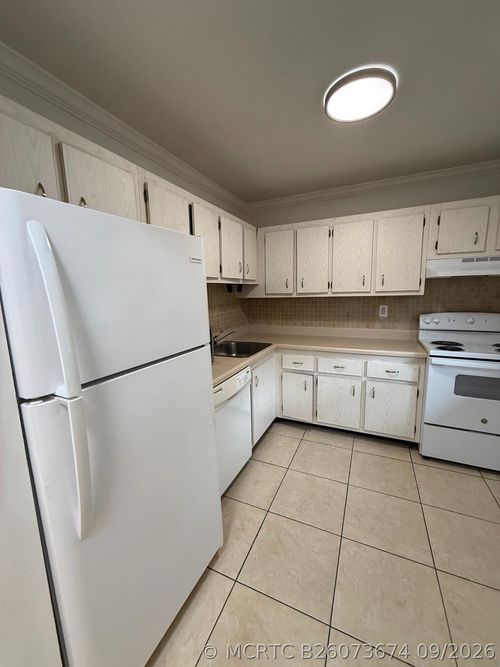 f417-7732 Camino Real, Miami, FL, 33143-7174 | Card Image