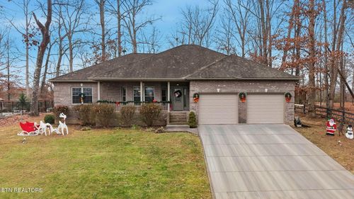 2501 Friar Wood Ln, Sevierville, TN, 37876-3805 | Card Image