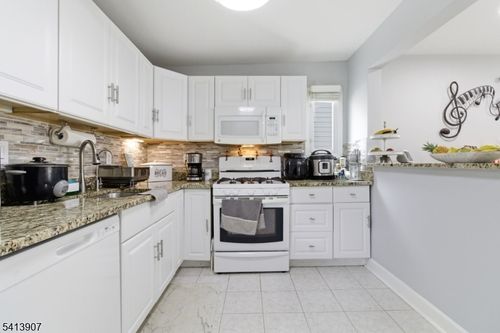 32 Cedar Ave, Elizabeth, NJ, 07202-2406 | Card Image