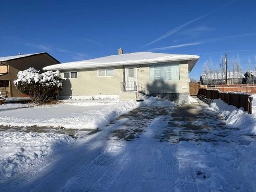 4915 57 Ave, Taber, AB, T1G1E5 | Card Image