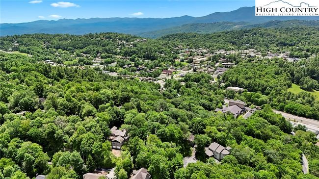 314 Mockingbird Ln, House other with 5 bedrooms, 5 bathrooms and null parking in Blowing Rock NC | Image 49