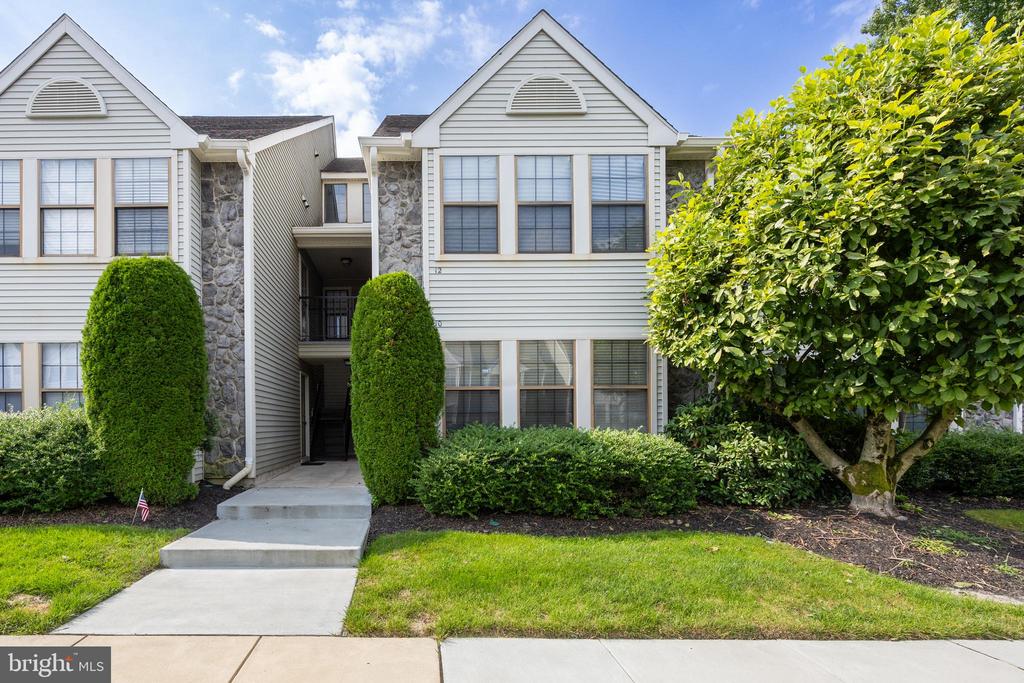 Chelmsford Ct, Marlton, NJ 08053