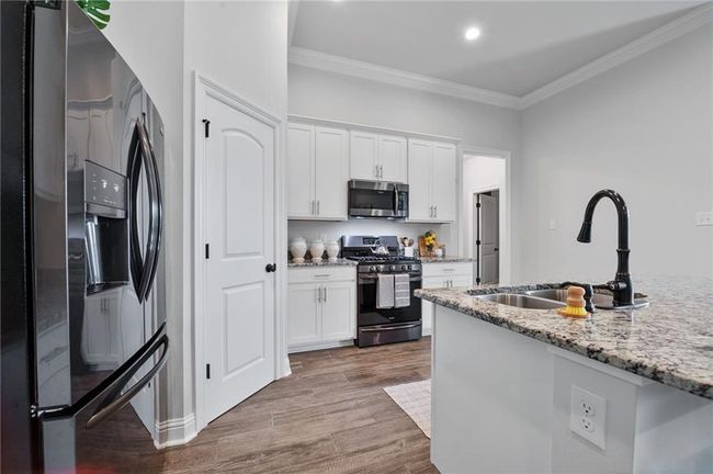 Kitchen | Image 8