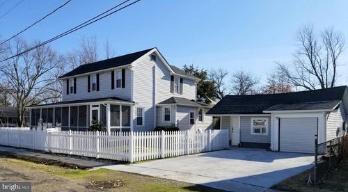 300 Lafayette St, COLONIAL BEACH, VA, 22443-2621 | Card Image