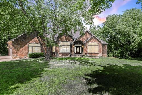 25375 Sunset Ln, Paola, KS, 66071-7498 | Card Image