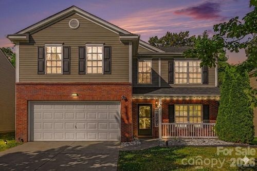 9423 Swallow Tail Ln, Charlotte, NC, 28269-1525 | Card Image