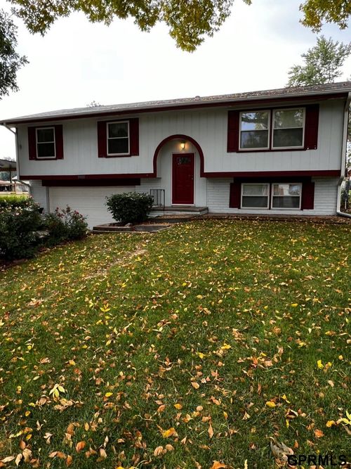 7405 Josephine St, La Vista, NE, 68128-2253 | Card Image