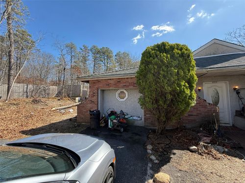 30 Bradley Dr, Shoreham, NY, 11786-2329 | Card Image