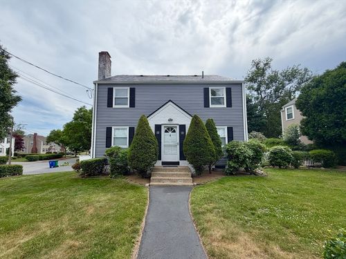 17-17 Hatfield Rd, Newton, MA, 02465-1212 | Card Image