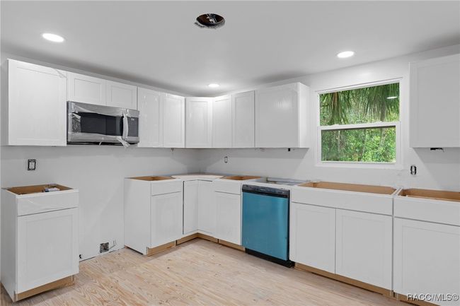 3184 N Edward Island Pt, House other with 2 bedrooms, 1 bathrooms and 1 parking in Hernando FL | Image 47
