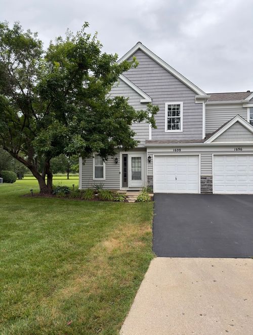 1698 Pebble Beach Cir, Elgin, IL, 60123-6868 | Card Image