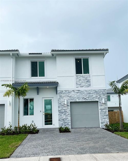 726 Se 13th Ct, Homestead, FL, 33034-3463 | Card Image