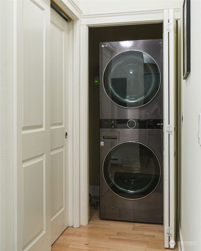 Fully-applianced unit includes stacking LG laundry machines | Image 13