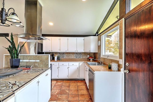 622 Pike Ave, House other with 3 bedrooms, 2 bathrooms and 4 parking in Attleboro MA | Image 17