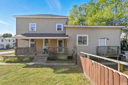 736 Woodlawn St, Huntington, IN, 46750-2352 | Card Image