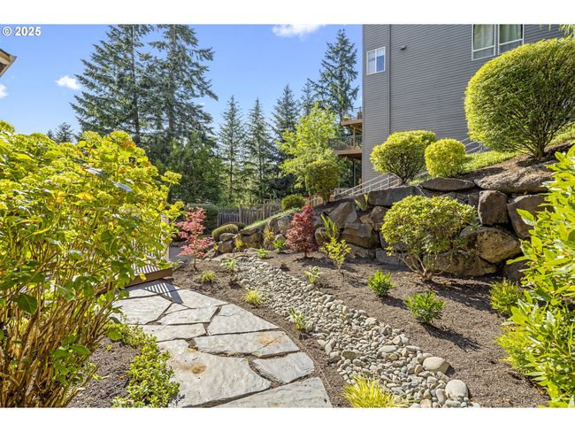 23073 Bland Cir, House other with 5 bedrooms, 3 bathrooms and 3 parking in West Linn OR | Image 6