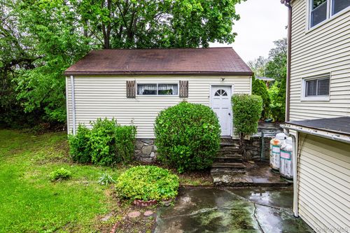 11 Queen St, New Windsor, NY, 12553-7119 | Card Image