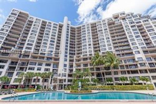 apt-302-540 Brickell Key Dr, Miami, FL, 33131-2636 | Card Image