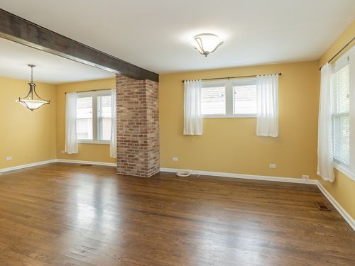 2039 Brown Ave, Evanston, IL, 60201-3343 | Card Image