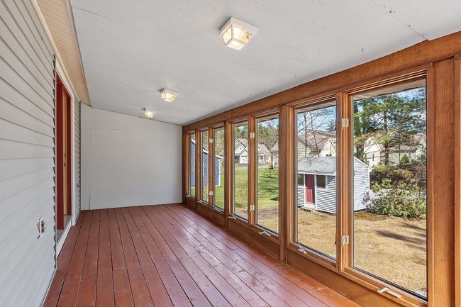 1096 W Hollis St, House other with 3 bedrooms, 3 bathrooms and null parking in Nashua NH | Image 33