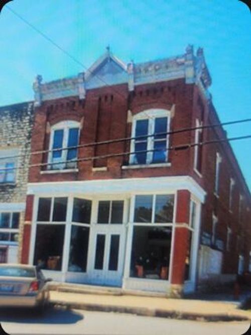 103 S Main St, Galena, MO, 65656-8680 | Card Image