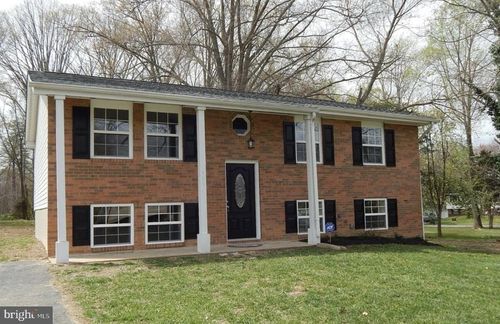 10155 Tucker Ln, WHITE PLAINS, MD, 20695-2820 | Card Image