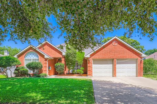 4422 Wescott Dr, Grand Prairie, TX, 75052-3540 | Card Image