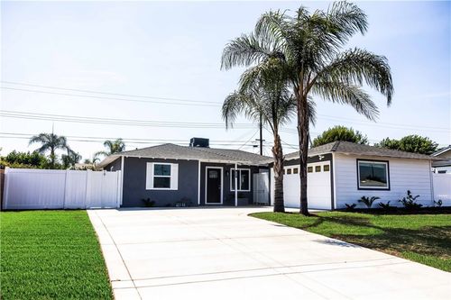 10808 Alameda Ave, Bloomington, CA, 92316-2806 | Card Image