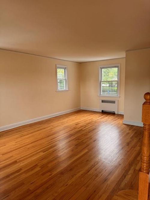 47 Aqueduct Ave, Yonkers, NY, 10704-3908 | Card Image