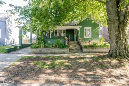 449 College Ave, Fostoria, OH, 44830-1757 | Card Image