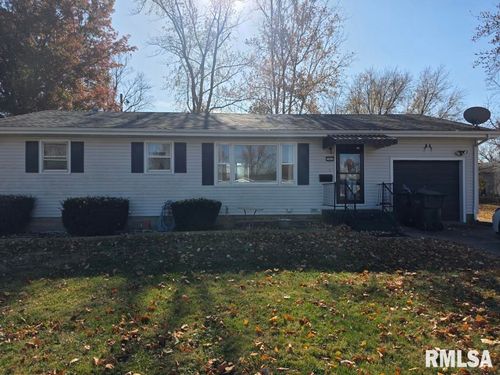 2451 W Olive St, Decatur, IL, 62526-3364 | Card Image