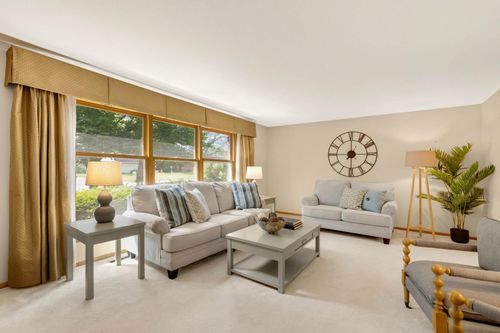 2233 Valley View Pl, Saint Paul, MN, 55119-5660 | Card Image