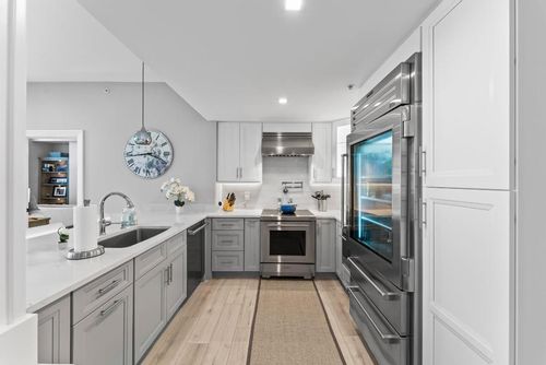 1502-255 Evernia St, West Palm Beach, FL, 33401-5678 | Card Image