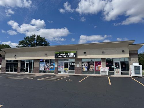 a-2933 18th Ave, Rock Island, IL, 61201-4756 | Card Image