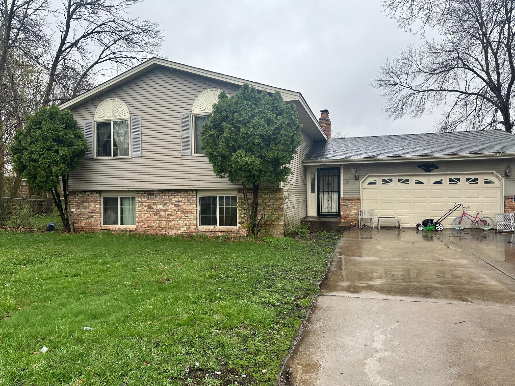 Zenith Ct, Minneapolis, MN 55443