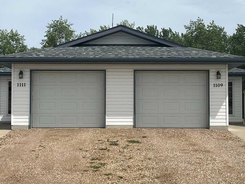 1109 21 Street, Wainwright, AB, T9W1N3 | Card Image