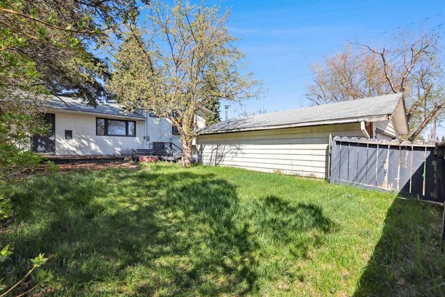 111 Allandale Close Se, House other with 3 bedrooms, 3 bathrooms and 2 parking in Calgary AB | Image 32