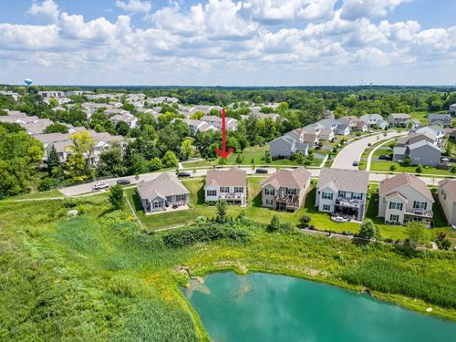 2032 Wentworth Dr, Volo, IL, 60020-2277 | Card Image