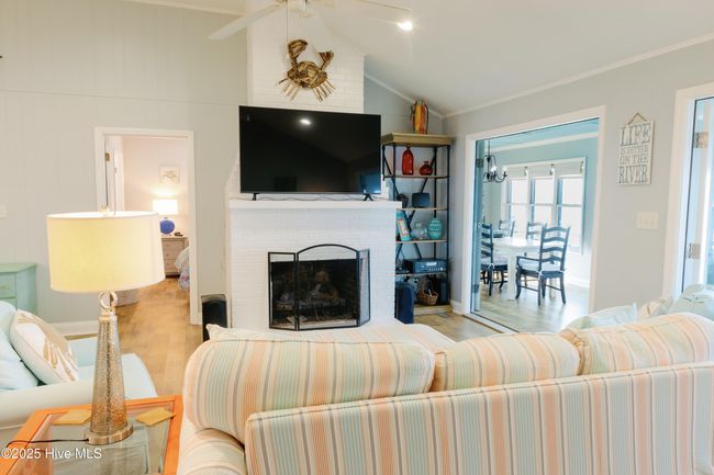 Gas Log Fireplace | Image 39