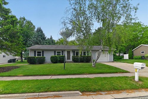 1425 Hyland Drive, Stoughton, WI, 53589 | Card Image