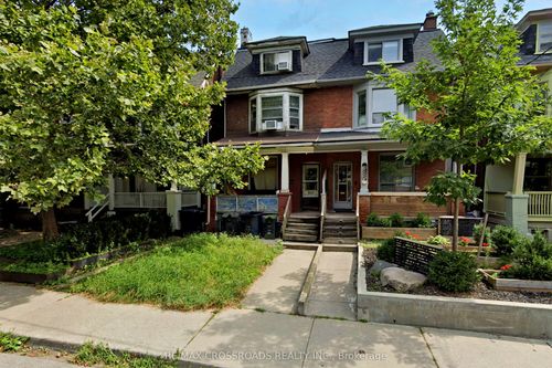 587 Palmerston Avenue, Toronto, ON, M6G2R2 | Card Image