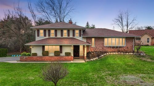 125 Cayuga Rd, Lake Orion, MI, 48362-1303 | Card Image